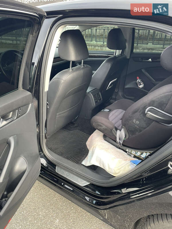 Седан Volkswagen Passat 2014 в Киеве фото 27 Седан Volkswagen Passat 2014 в Киеве