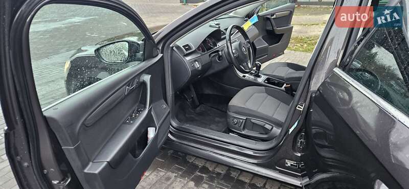 Універсал Volkswagen Passat 2011 в Ківерцях