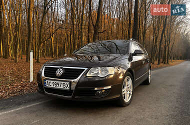 Універсал Volkswagen Passat 2010 в Луцьку