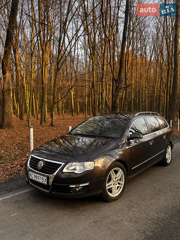 Універсал Volkswagen Passat 2010 в Луцьку