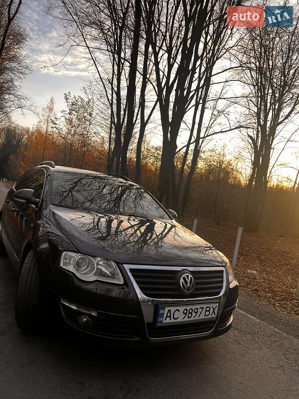 Універсал Volkswagen Passat 2010 в Луцьку