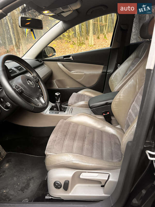 Універсал Volkswagen Passat 2010 в Луцьку