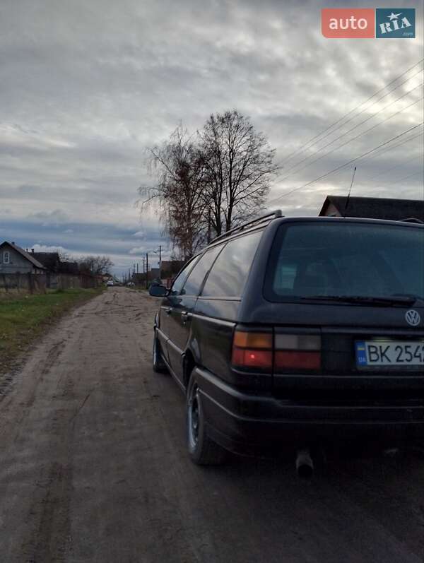 Универсал Volkswagen Passat 1993 в Сарнах фото 10 Универсал Volkswagen Passat 1993 в Сарнах