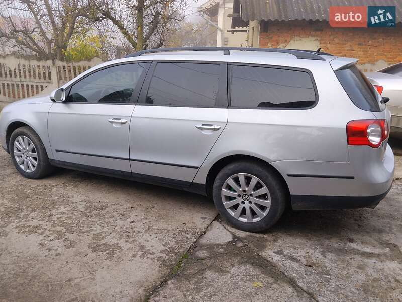 Универсал Volkswagen Passat 2009 в Снятине