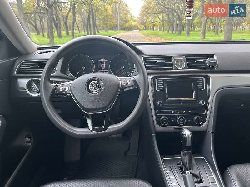 Седан Volkswagen Passat 2015 в Одессе