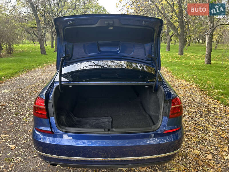 Седан Volkswagen Passat 2015 в Одессе