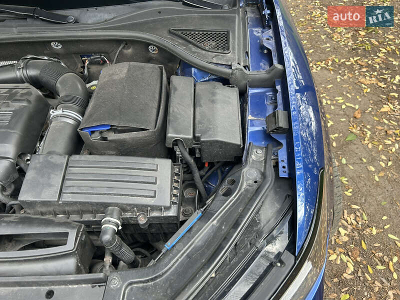 Седан Volkswagen Passat 2015 в Одессе