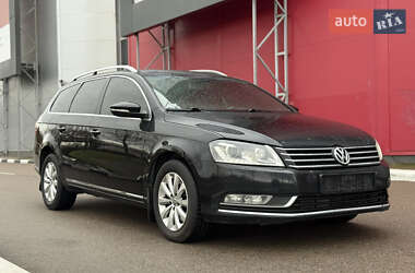 Универсал Volkswagen Passat 2014 в Киеве