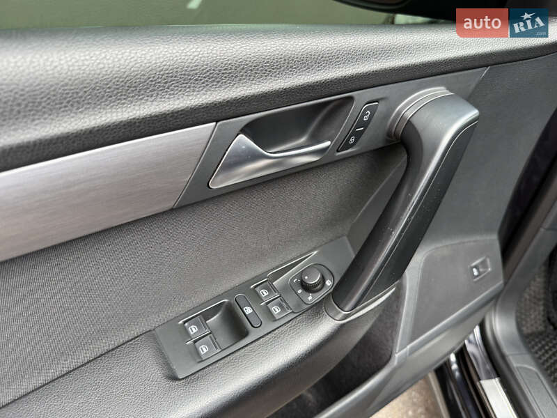 Универсал Volkswagen Passat 2014 в Киеве фото 19 Универсал Volkswagen Passat 2014 в Киеве