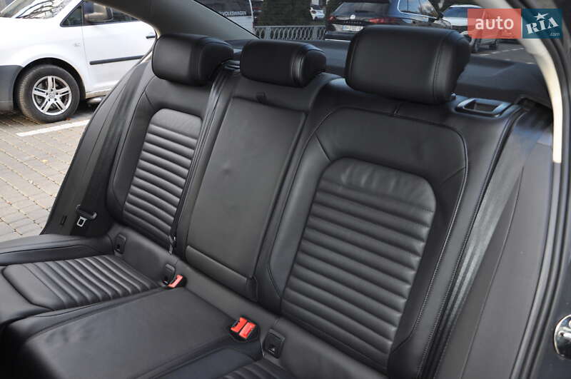Седан Volkswagen Passat 2017 в Одессе
