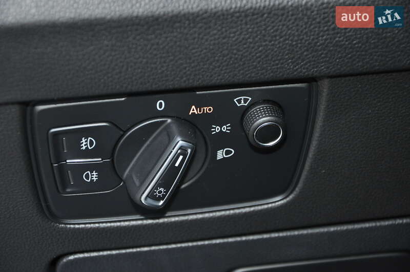 Седан Volkswagen Passat 2017 в Одессе