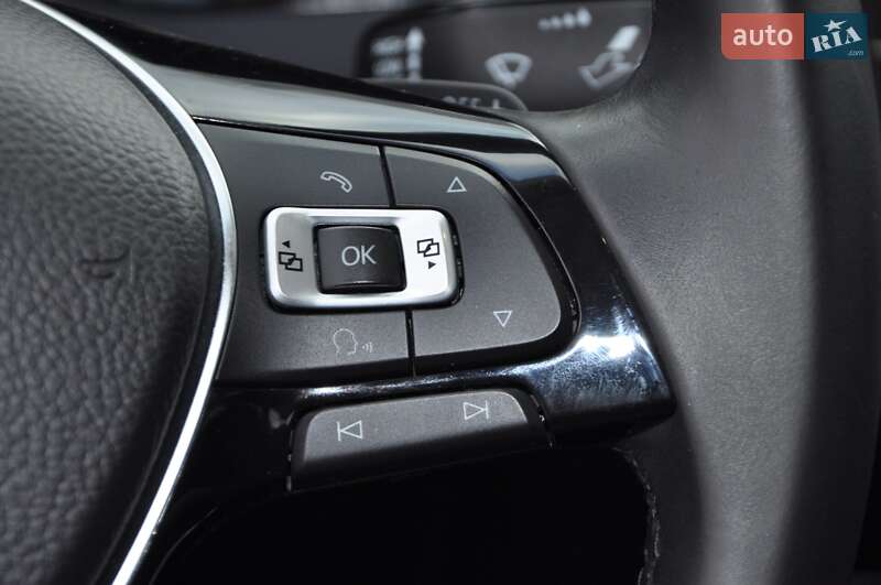 Седан Volkswagen Passat 2017 в Одессе