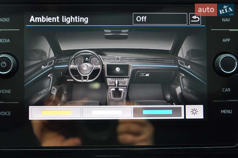 Седан Volkswagen Passat 2017 в Одессе