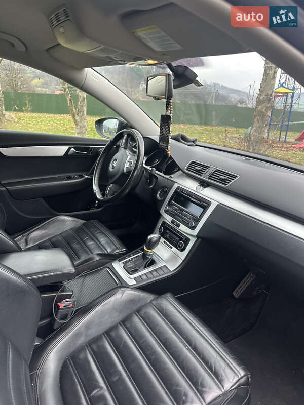 Универсал Volkswagen Passat 2011 в Ужгороде