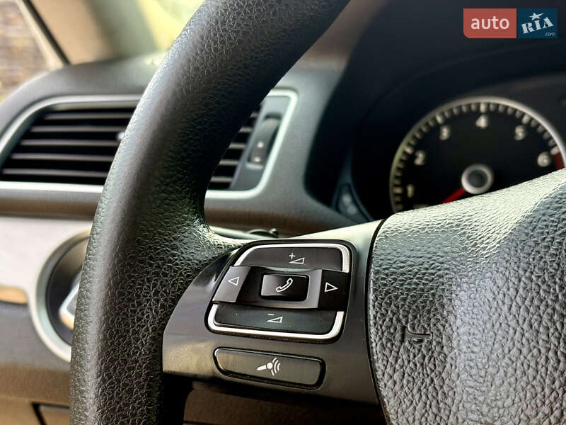 Седан Volkswagen Passat 2014 в Кременчуге фото 22 Седан Volkswagen Passat 2014 в Кременчуге