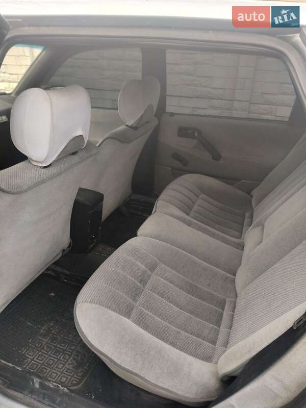 Седан Volkswagen Passat 1988 в Харькове