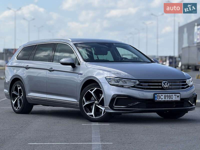 Універсал Volkswagen Passat 2021 в Львові