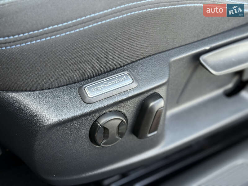 Універсал Volkswagen Passat 2021 в Львові