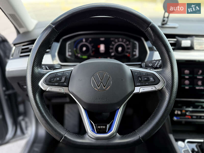 Універсал Volkswagen Passat 2021 в Львові