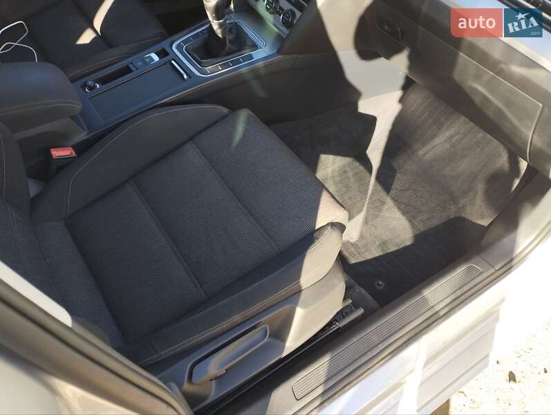 Универсал Volkswagen Passat 2015 в Ивано-Франковске