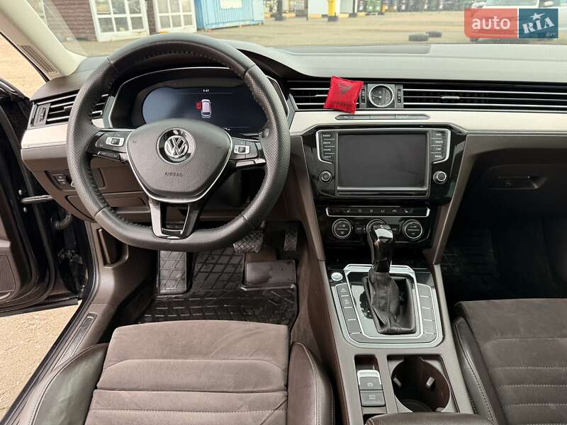 Седан Volkswagen Passat 2014 в Одессе