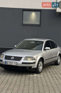 Седан Volkswagen Passat 2003 в Хмельницком