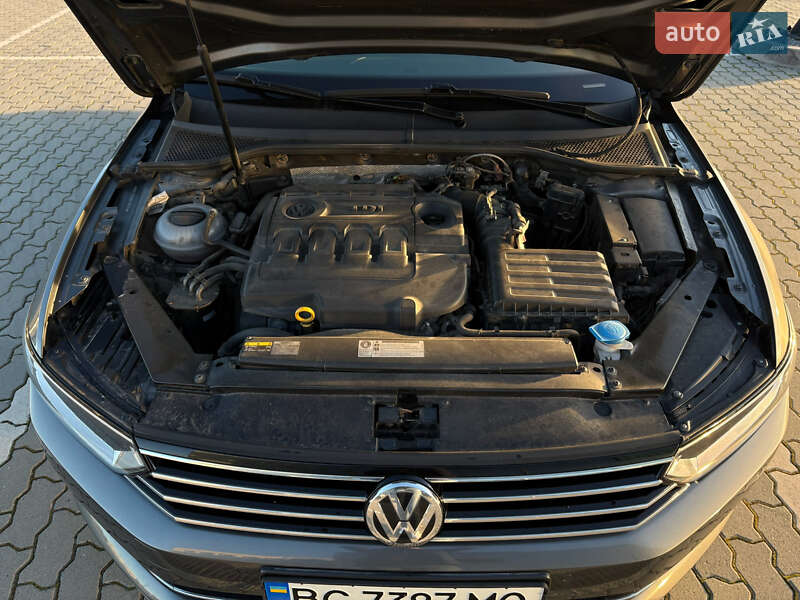 Универсал Volkswagen Passat 2017 в Львове фото 16 Универсал Volkswagen Passat 2017 в Львове