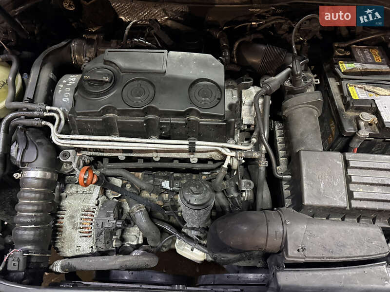 Универсал Volkswagen Passat 2006 в Киеве