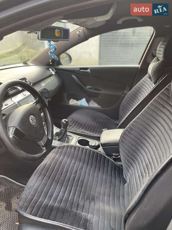 Універсал Volkswagen Passat 2008 в Чернівцях