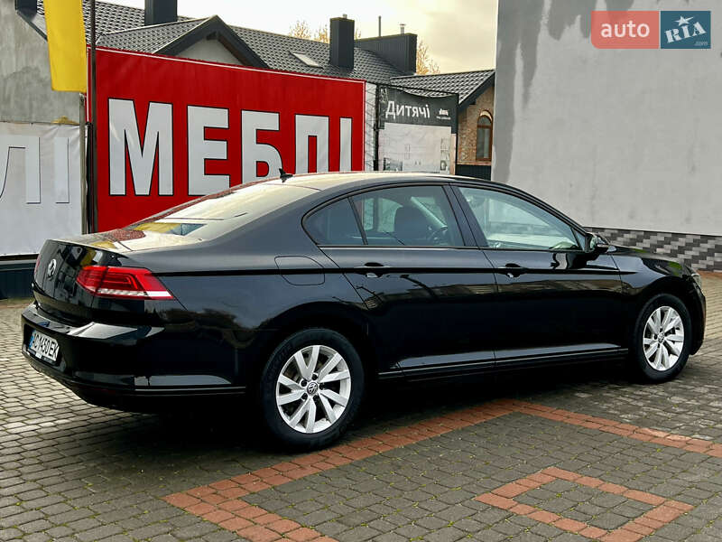 Седан Volkswagen Passat 2017 в Тернополе
