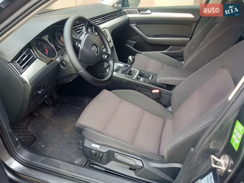 Универсал Volkswagen Passat 2017 в Львове