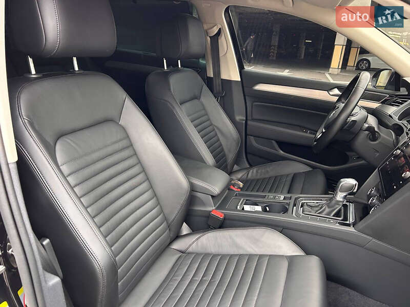 Универсал Volkswagen Passat 2017 в Киеве фото 5 Универсал Volkswagen Passat 2017 в Киеве