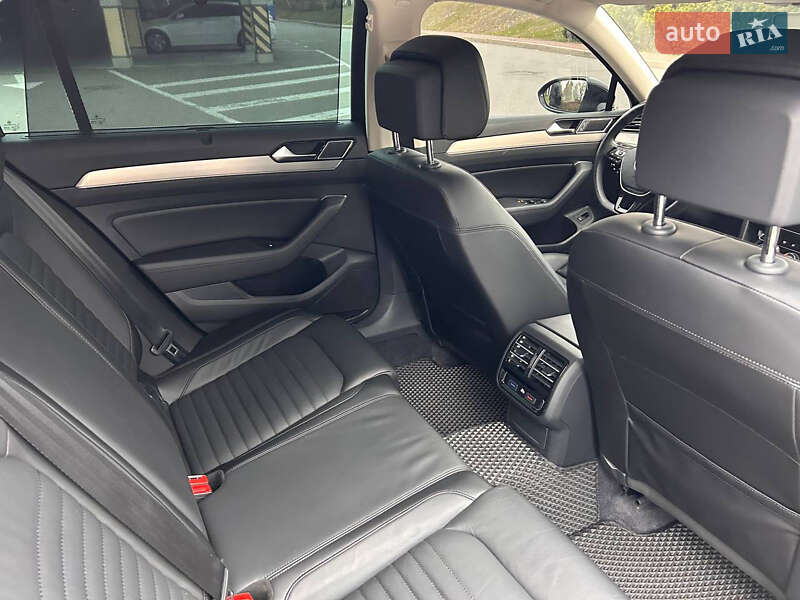 Универсал Volkswagen Passat 2017 в Киеве фото 7 Универсал Volkswagen Passat 2017 в Киеве