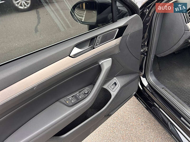 Универсал Volkswagen Passat 2017 в Киеве фото 24 Универсал Volkswagen Passat 2017 в Киеве
