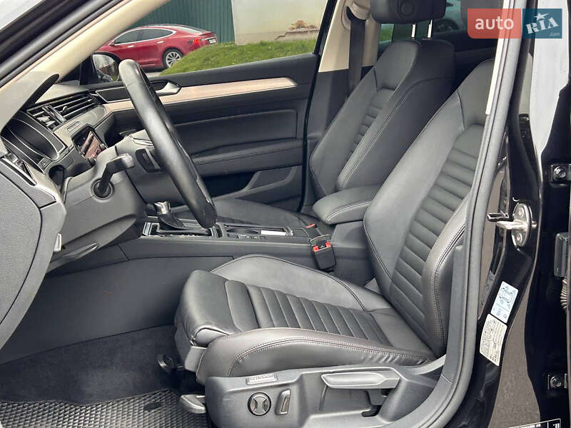 Универсал Volkswagen Passat 2017 в Киеве фото 28 Универсал Volkswagen Passat 2017 в Киеве