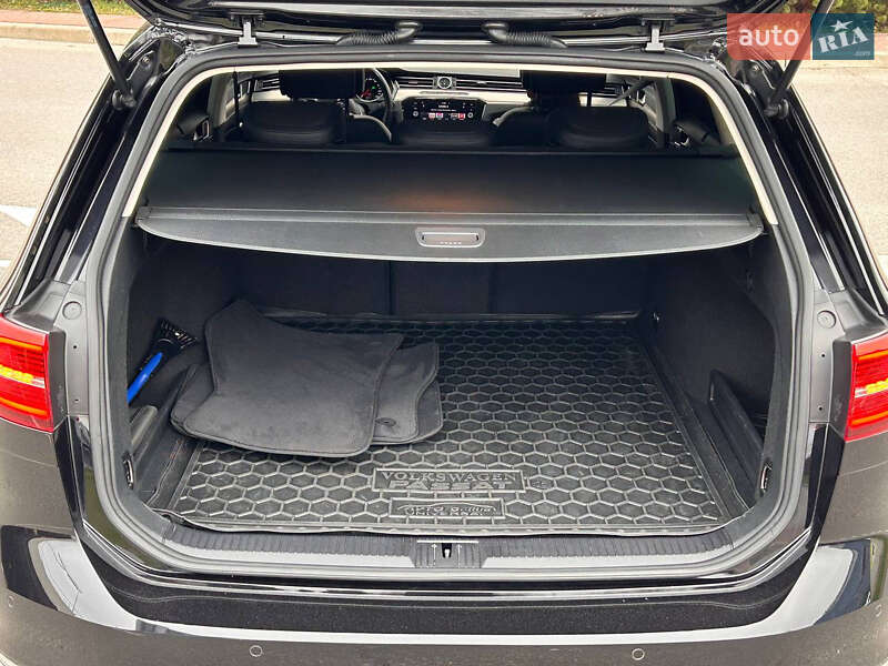 Универсал Volkswagen Passat 2017 в Киеве фото 34 Универсал Volkswagen Passat 2017 в Киеве