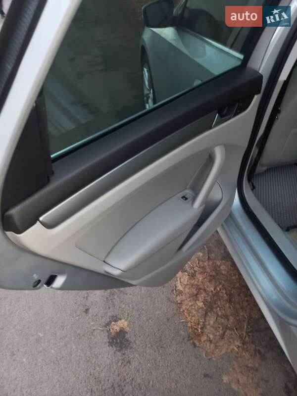 Седан Volkswagen Passat 2014 в Горохові