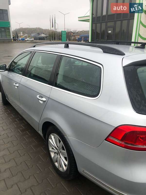 Универсал Volkswagen Passat 2011 в Нововолынске