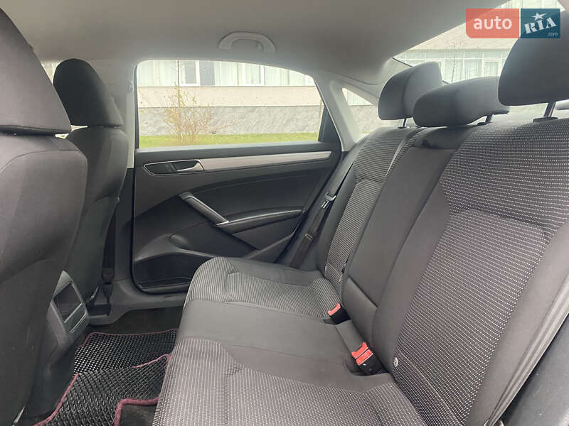 Седан Volkswagen Passat 2015 в Житомире фото 12 Седан Volkswagen Passat 2015 в Житомире