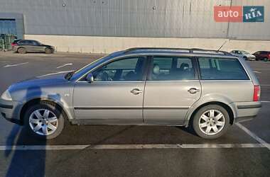 Універсал Volkswagen Passat 2002 в Києві