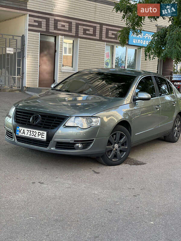 Седан Volkswagen Passat 2006 в Киеве