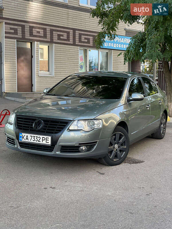 Седан Volkswagen Passat 2006 в Киеве