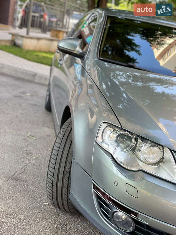 Седан Volkswagen Passat 2006 в Киеве