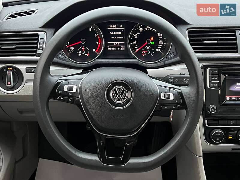 Седан Volkswagen Passat 2017 в Одесі