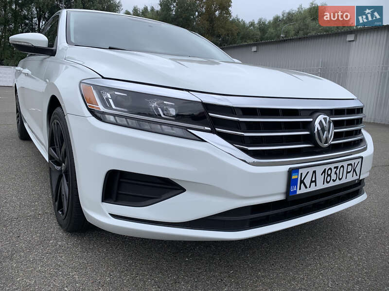 Седан Volkswagen Passat 2019 в Киеве