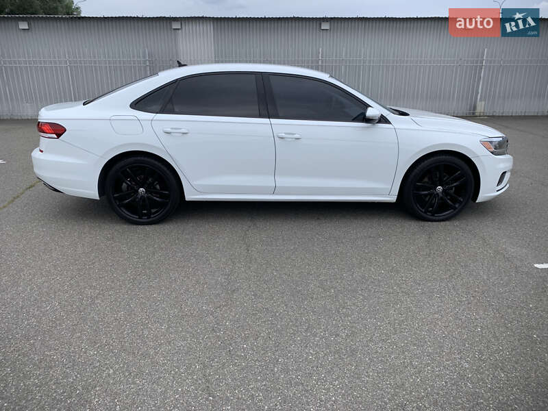 Седан Volkswagen Passat 2019 в Киеве