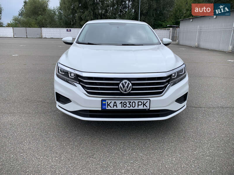 Седан Volkswagen Passat 2019 в Киеве