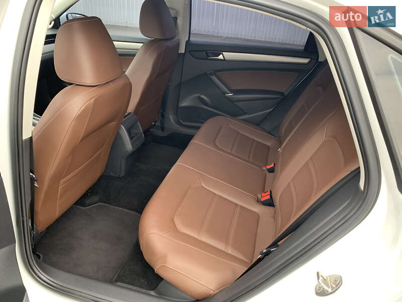 Седан Volkswagen Passat 2019 в Киеве