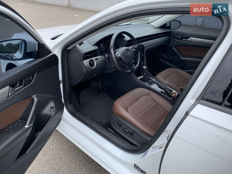 Седан Volkswagen Passat 2019 в Киеве