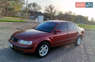Седан Volkswagen Passat 1998 в Белгороде-Днестровском